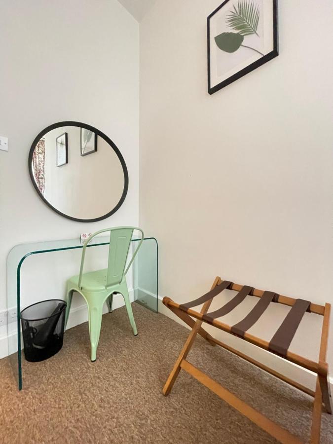 Central Located Two Bedroom Suite Bristol Exterior photo
