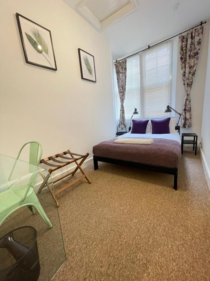 Central Located Two Bedroom Suite Bristol Exterior photo